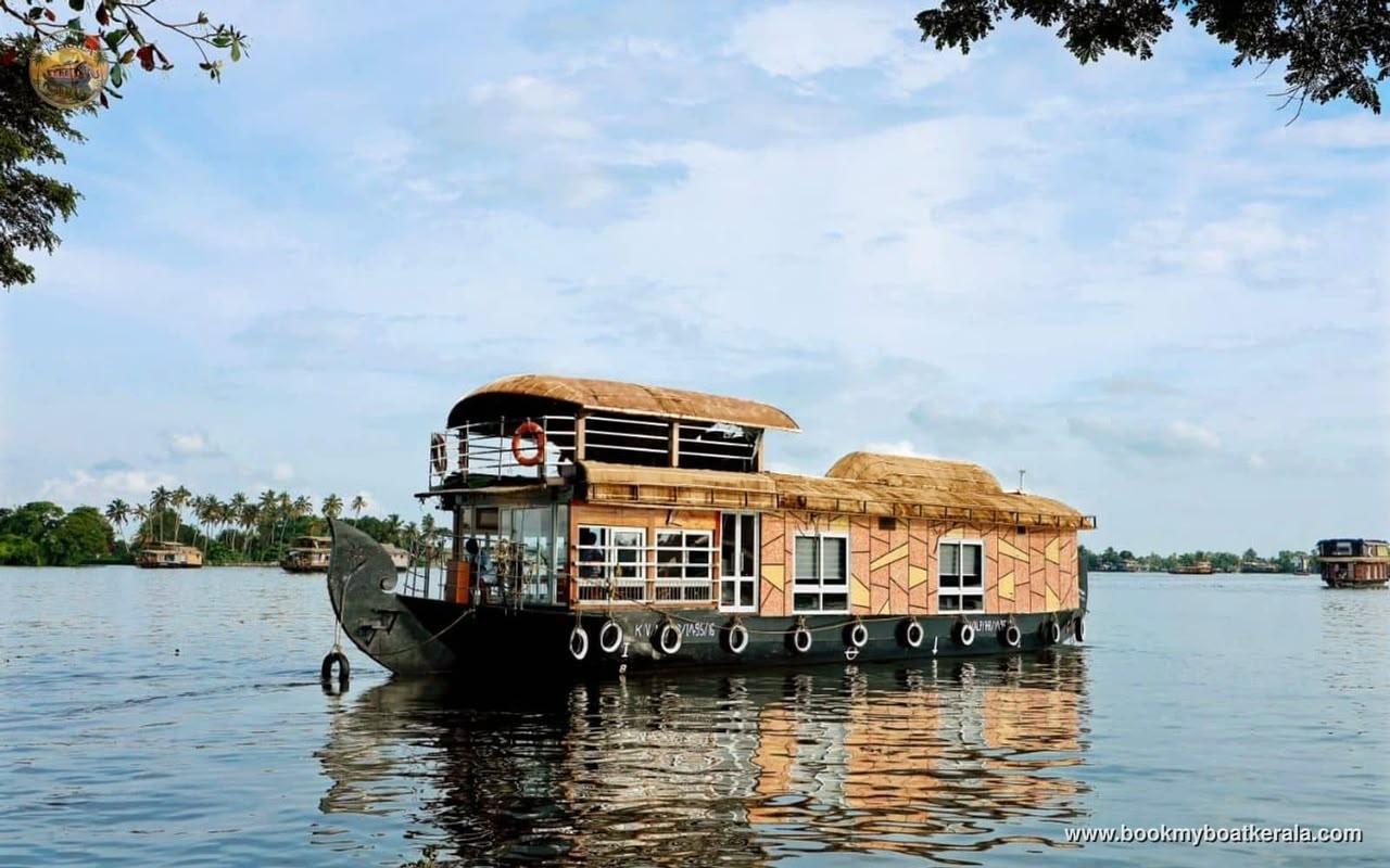Featured Boat Media