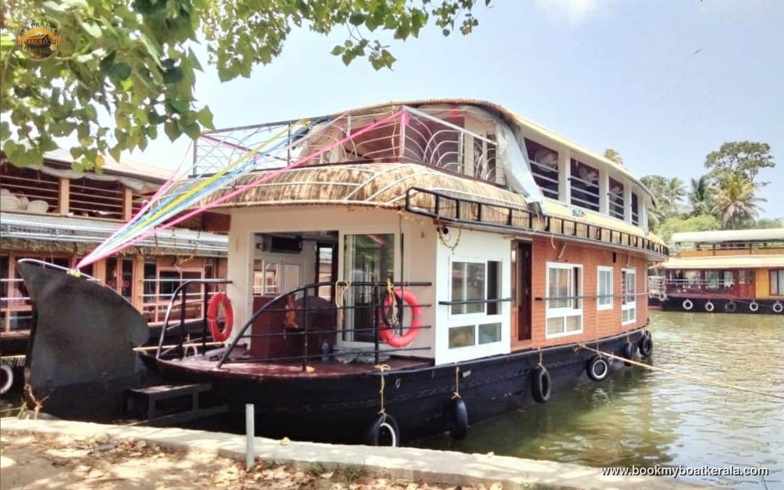 Featured Boat Media